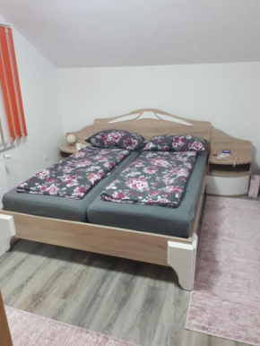 Una rooms